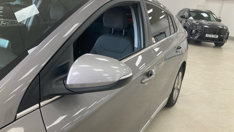 Hyundai IONIQ 1.6 GDi Hybrid Premium 5dr DCT Hybrid Hatchback